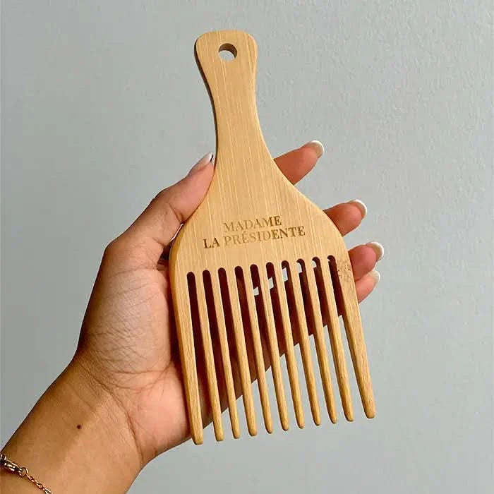 Mme la Presidente Afro Comb Brosse Volume