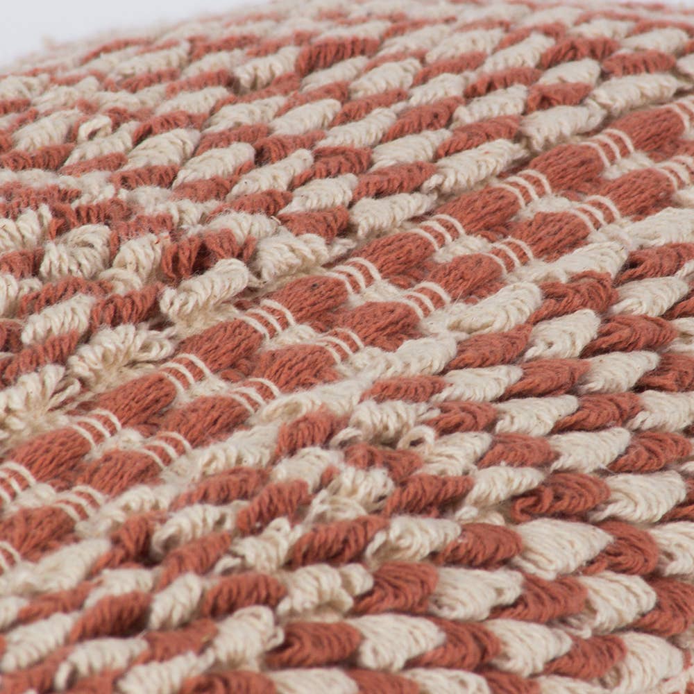 Coussin Ayaan en coton tressé avec pompons - brique: Brique / Garni en polyester / 30 x 50 cm