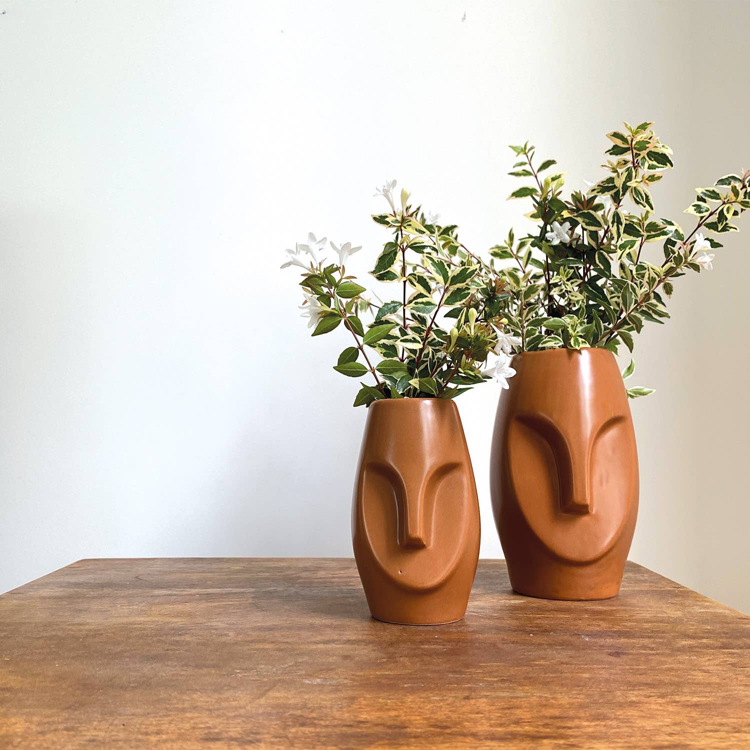 Vase ceramic face mini brown L8 P8 H13 3cm: Brown