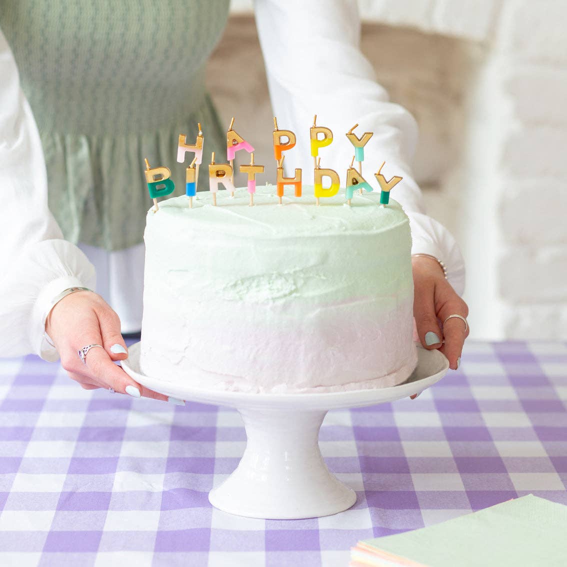 Bougies lettres arc-en-ciel « Joyeux anniversaire »