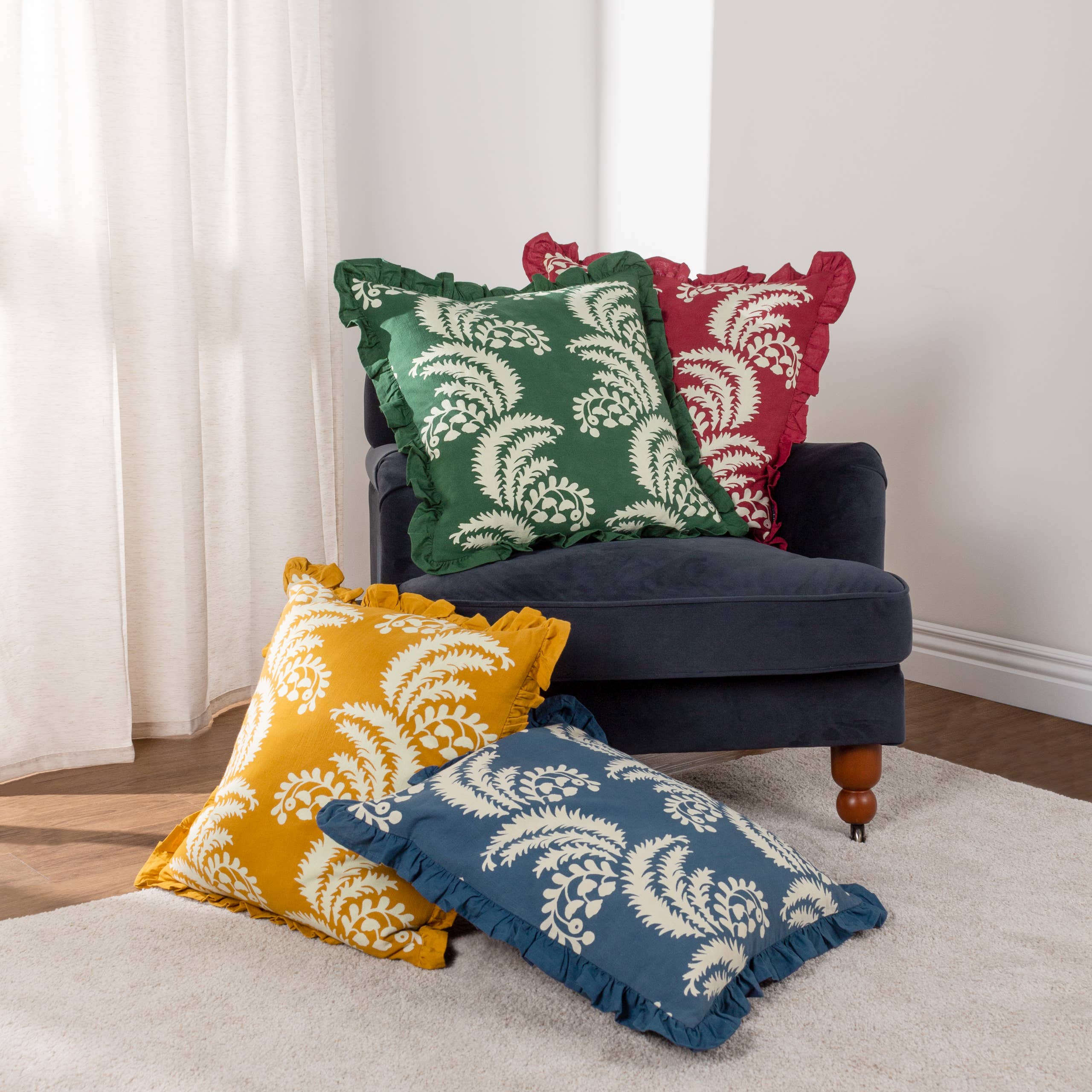 Coussin à franges plissées Montrose Redcurrent: Courant rouge / Garni en polyester / 50 x 50 cm