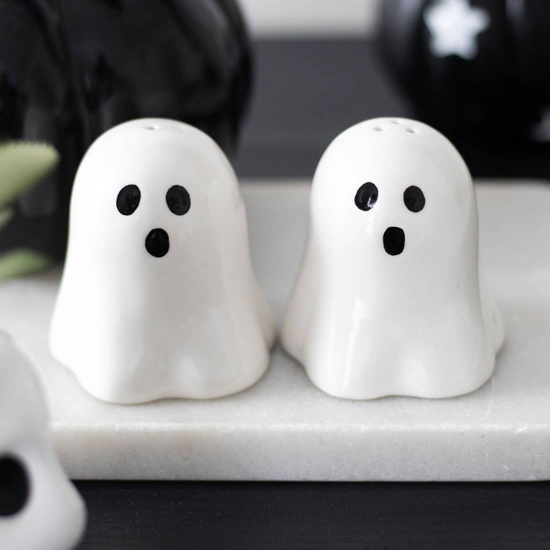 Salière et poivrière fantômes pour Halloween