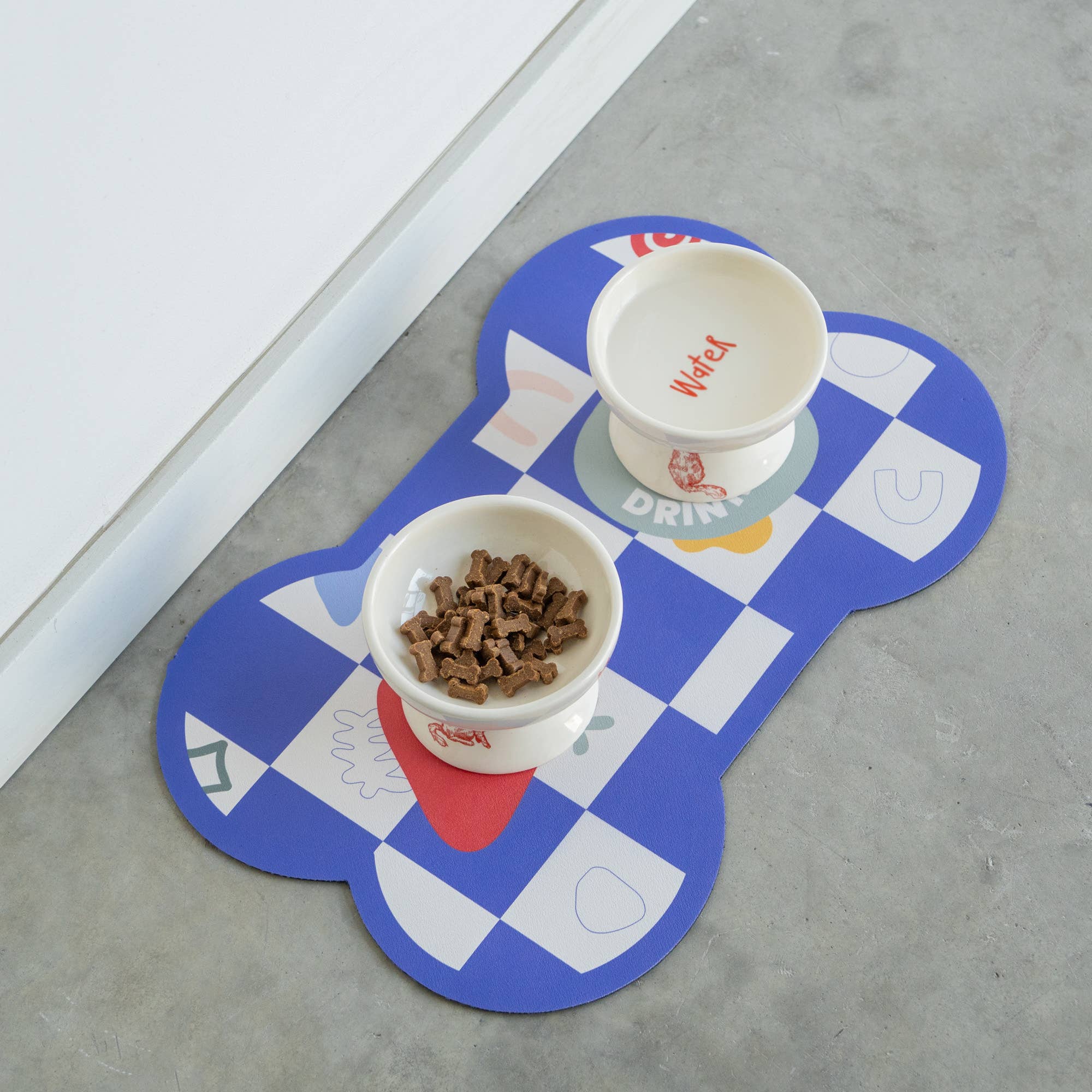 TAPIS ABSORBANT ABSTRAIT POUR GAMELLE DE CHIEN HF