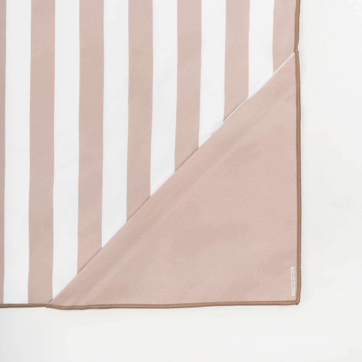 Serviette de plage beige en microfibre