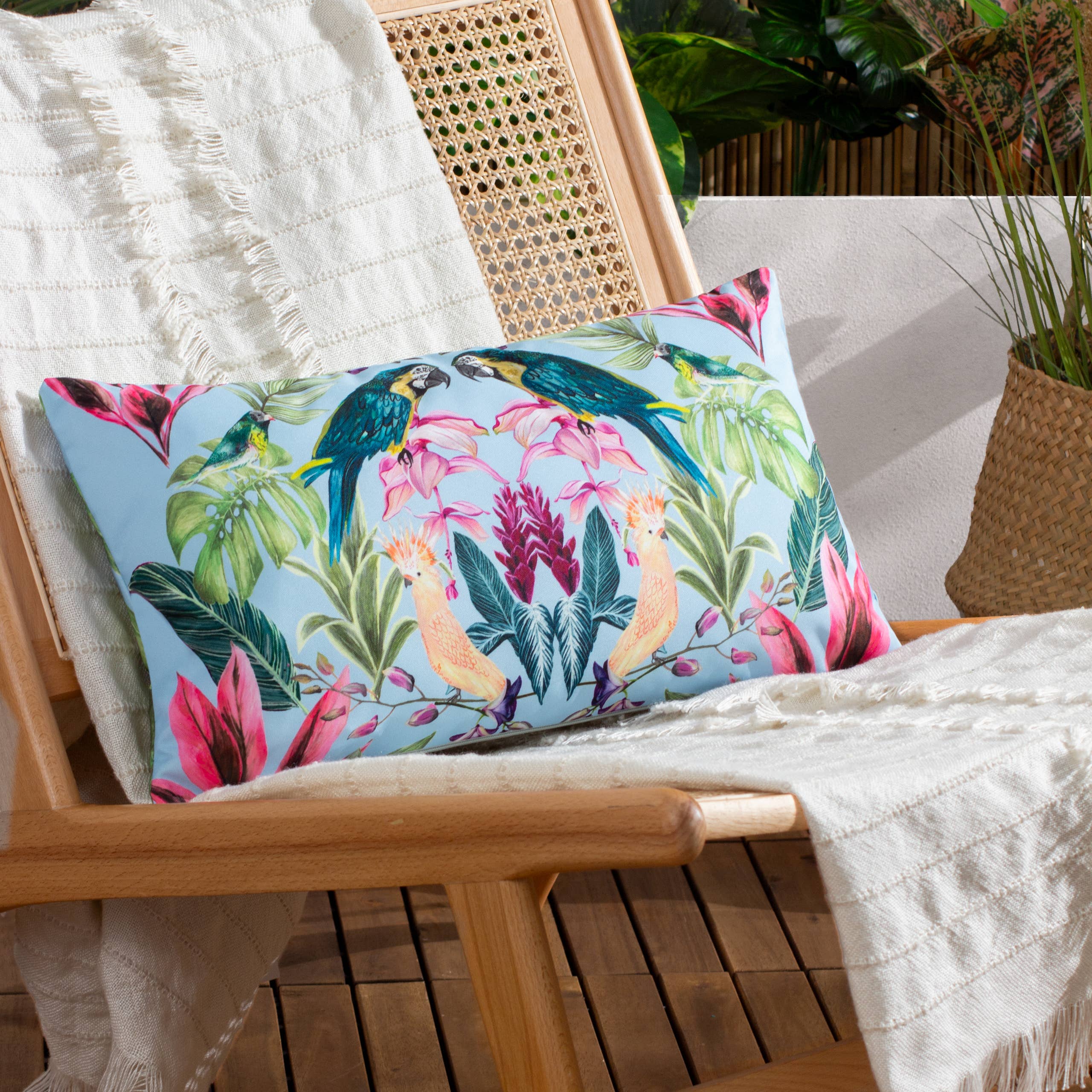 Coussin d'extérieur Kali Birds bleu ciel: Bleu Ciel / Polyester / 30 x 50 cm